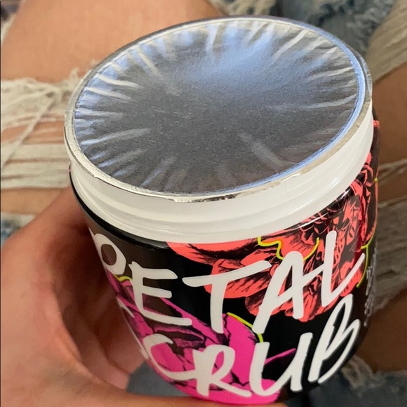 VS PINK SMOOTHING BODY POLISH - Picture 4 of 4